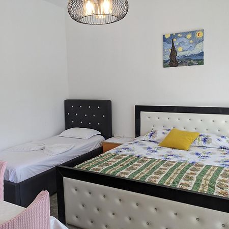Serenade Beach Durres Bagian luar foto